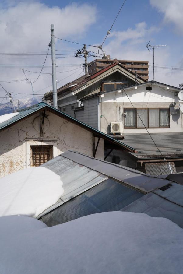 Kakurega Guest House Aizuwakamatsu Exteriör bild